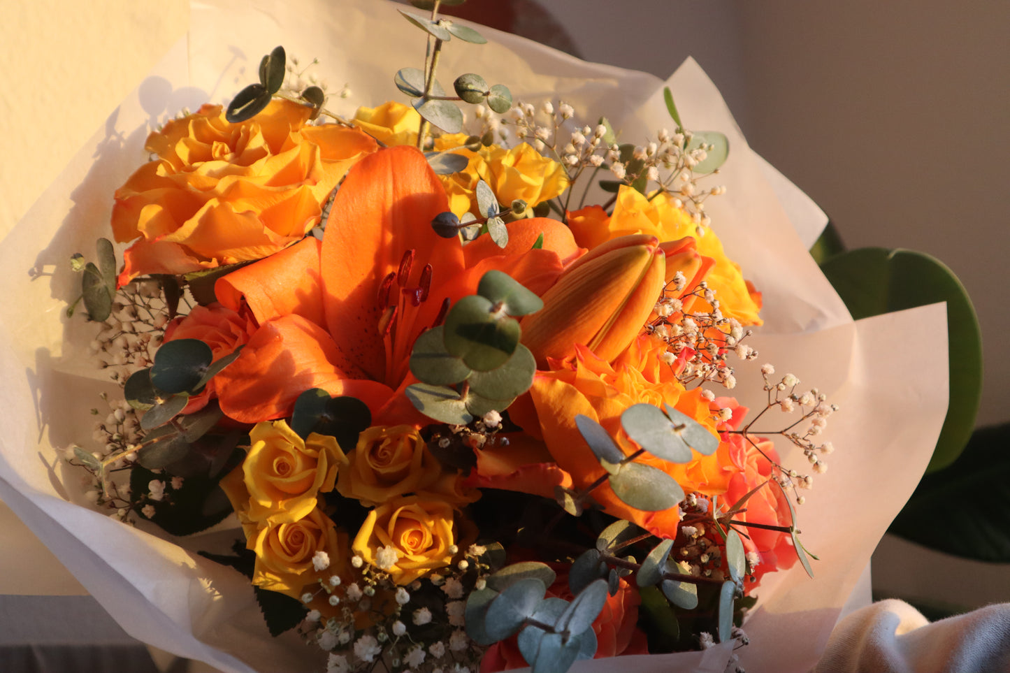 Rosenbouquet mit Lilie
