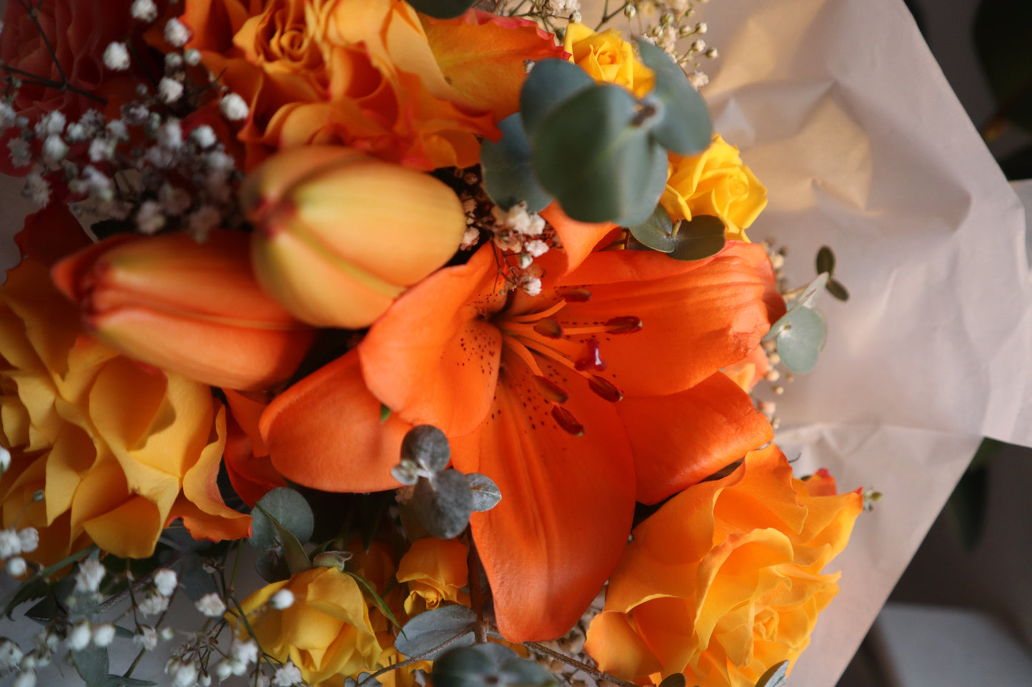 Rosenbouquet mit Lilie